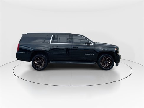 Used 2015 Chevrolet Suburban LT image 9