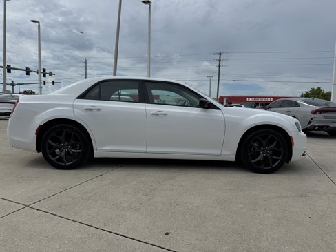 Used 2023 Chrysler 300 Touring w/ Sport Appearance Package image 3