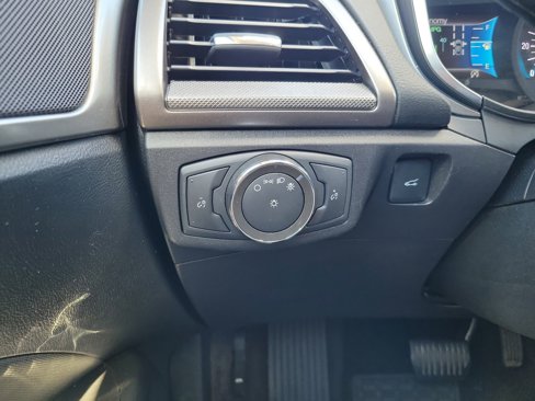 Certified 2020 Ford Fusion SE image 11