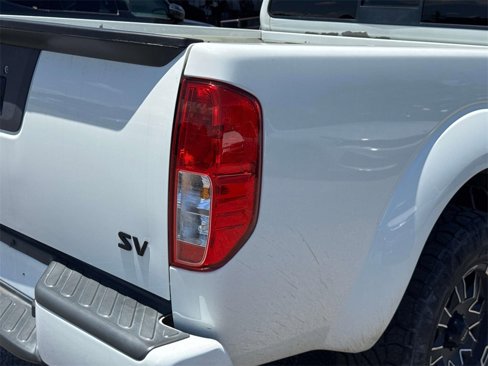 Used 2017 Nissan Frontier SV image 10