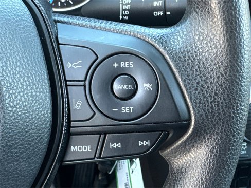 Used 2021 Toyota RAV4 LE image 30