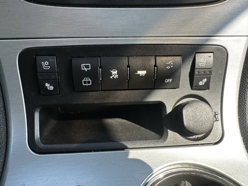 Used 2011 GMC Acadia SLT image 17