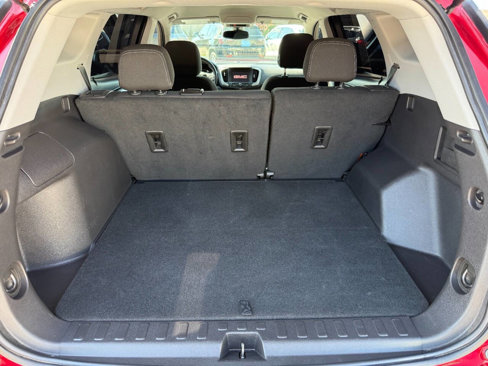 Used 2024 GMC Terrain SLE image 12