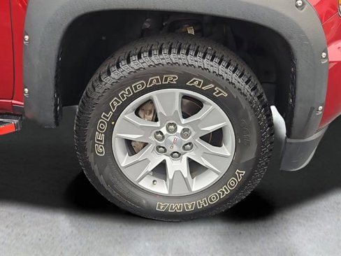 Used 2017 GMC Canyon SLE image 4