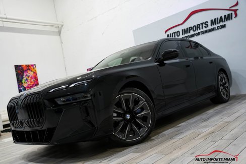 Used 2024 BMW 740i image 3