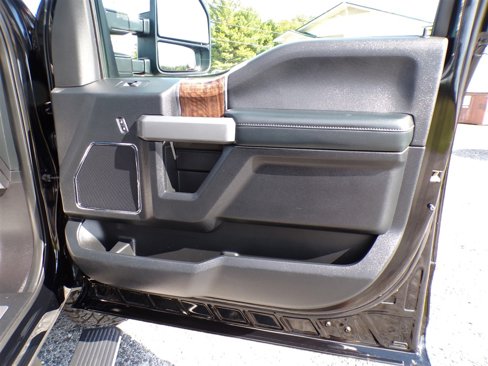 Used 2017 Ford F250 Platinum w/ Platinum Ultimate Package image 32