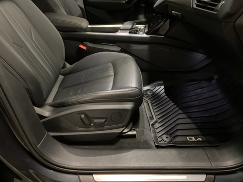 Used 2021 Audi e-tron Premium w/ Black Optic Package image 85