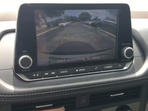 Used 2023 Nissan Rogue SV image 18