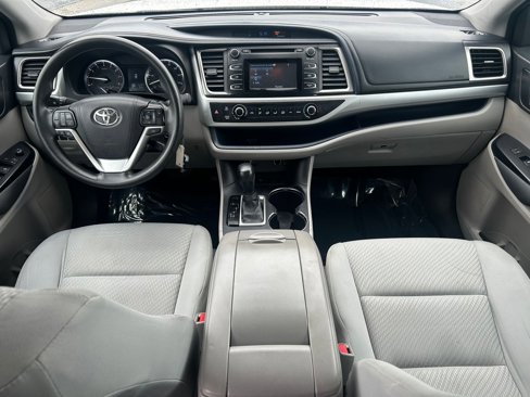Used 2016 Toyota Highlander LE image 22