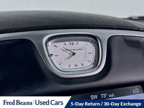 Used 2015 Chrysler 300 Limited w/ Driver Convenience Group image 27