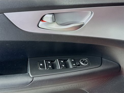 Used 2024 Kia Forte LXS image 15