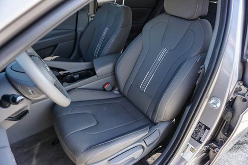 Used 2024 Hyundai Elantra SEL w/ Convenience Package image 12