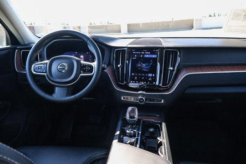 Used 2023 Volvo XC60 B5 Ultimate w/ Climate Package image 14