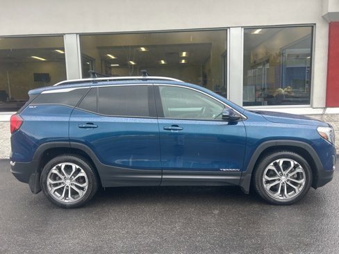 Used 2019 GMC Terrain SLT w/ Preferred Package image 2