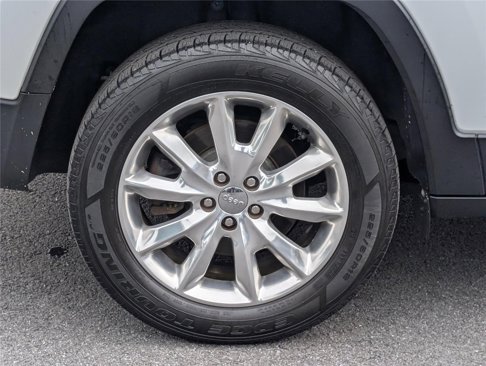 Used 2016 Jeep Cherokee Limited w/ Luxury Group image 8