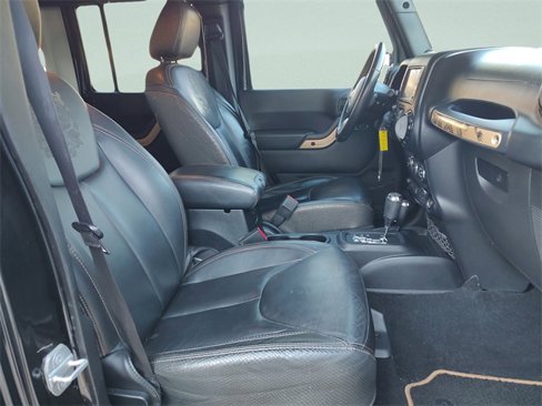 Used 2014 Jeep Wrangler Unlimited Sahara image 28