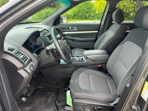 Used 2017 Ford Explorer XLT image 22