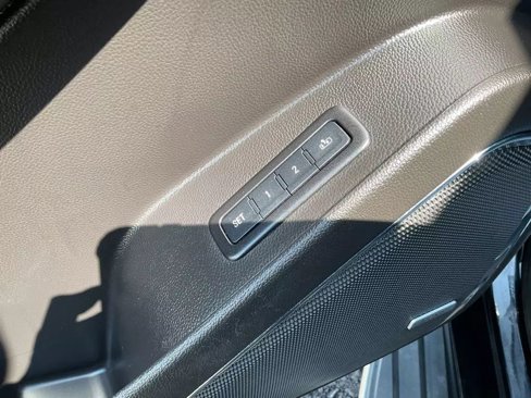 Used 2016 Chevrolet Suburban LTZ image 27