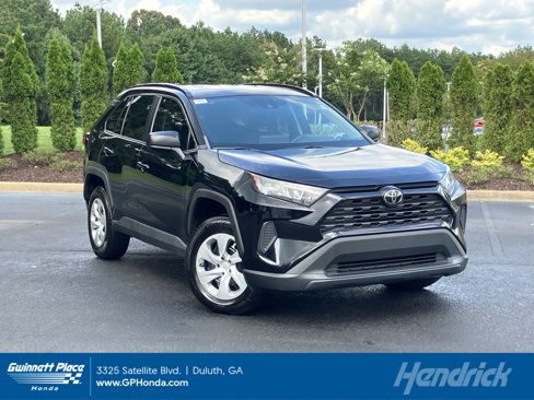 Used 2021 Toyota RAV4 LE image 1