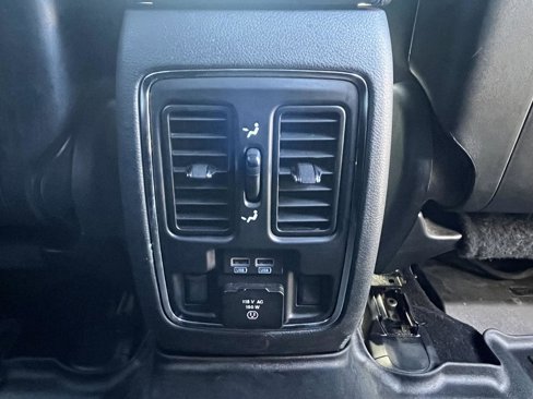 Used 2019 Jeep Grand Cherokee Limited image 16