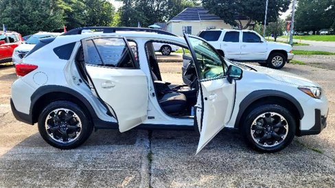 Used 2023 Subaru Crosstrek 2.0i Premium image 19