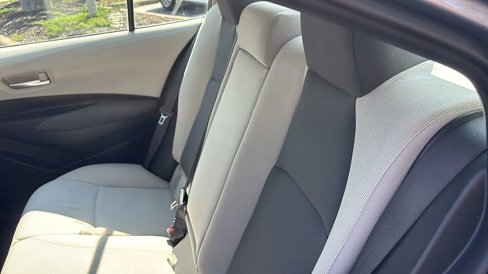 Used 2021 Toyota Corolla LE image 30