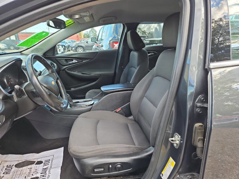 Used 2018 Chevrolet Malibu LT image 9