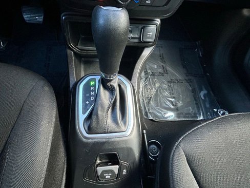 Certified 2021 Jeep Renegade Latitude image 29