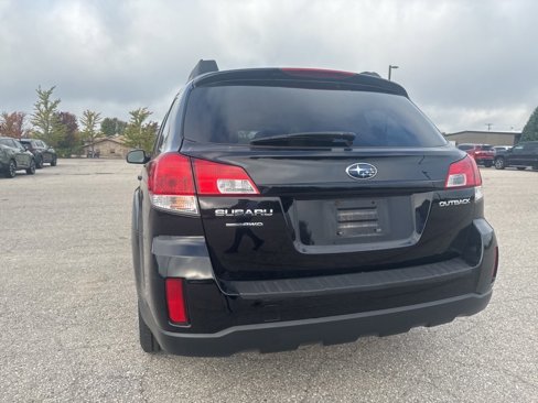 Used 2010 Subaru Outback 2.5i Premium w/ Popular Equipment Group 1B image 37
