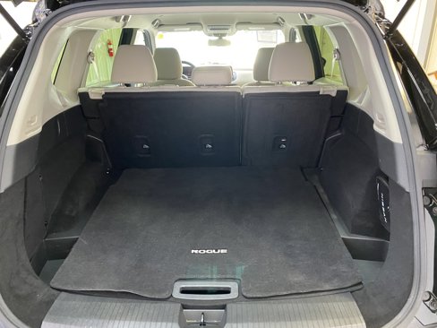Used 2023 Nissan Rogue SV image 29