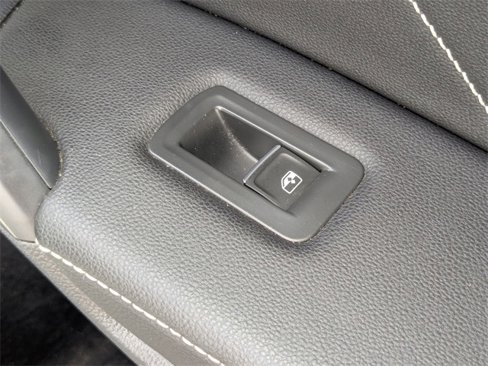 Used 2022 Volkswagen Tiguan SE image 35