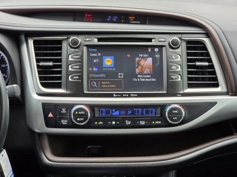 Used 2017 Toyota Highlander LE image 22