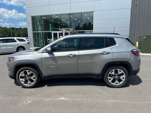 Used 2020 Jeep Compass Limited image 4