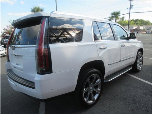 Used 2017 Cadillac Escalade Luxury image 5