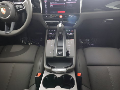 New 2025 Porsche Macan image 19