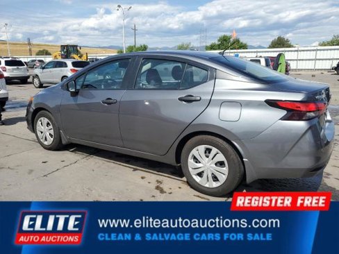 Used 2021 Nissan Versa S image 4
