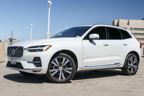 Used 2023 Volvo XC60 B5 Plus w/ Climate Package image 1
