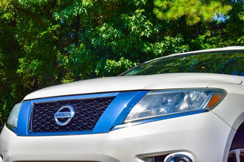 Used 2015 Nissan Pathfinder SV image 2