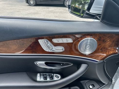 Used 2017 Mercedes-Benz E 300 4MATIC image 20