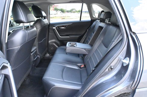 Used 2019 Toyota RAV4 Limited image 16