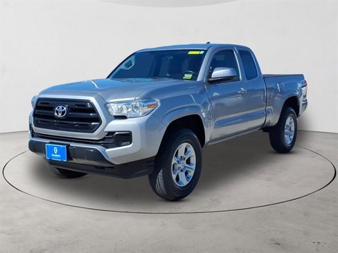 Used 2016 Toyota Tacoma SR image 1