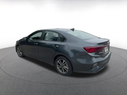 Used 2023 Kia Forte LXS image 11