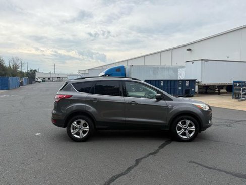 Used 2014 Ford Escape SE w/ Equipment Group 201A image 5