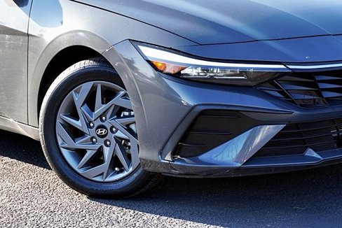 Certified 2024 Hyundai Elantra SEL image 4
