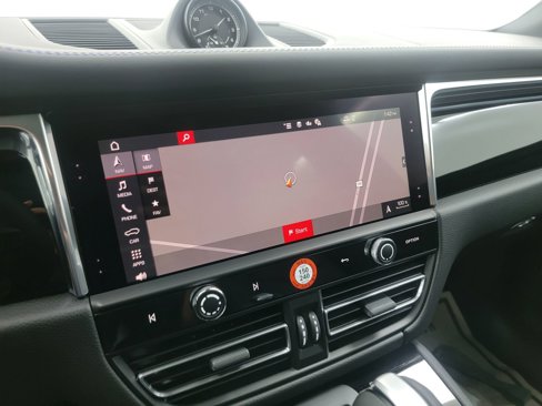 New 2026 Porsche Macan image 25