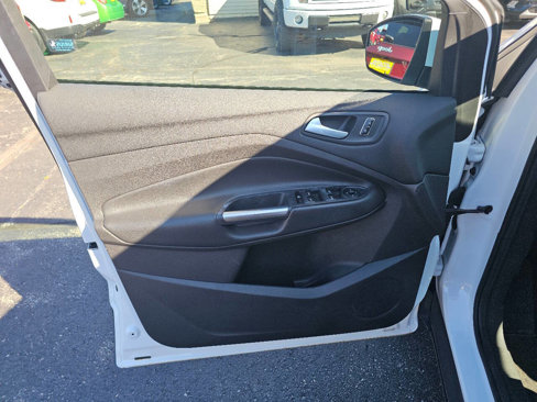 Used 2015 Ford Escape SE image 11