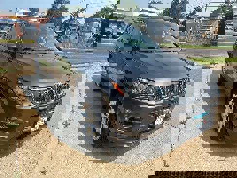 Used 2018 Jeep Compass Latitude w/ Cold Weather Group image 4