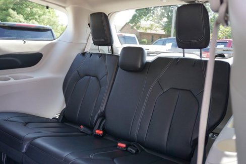 Used 2022 Chrysler Pacifica Touring-L image 26