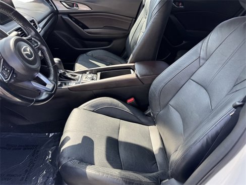 Used 2018 MAZDA MAZDA3 Grand Touring image 11