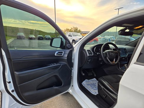 Used 2022 Jeep Grand Cherokee Laredo X image 11